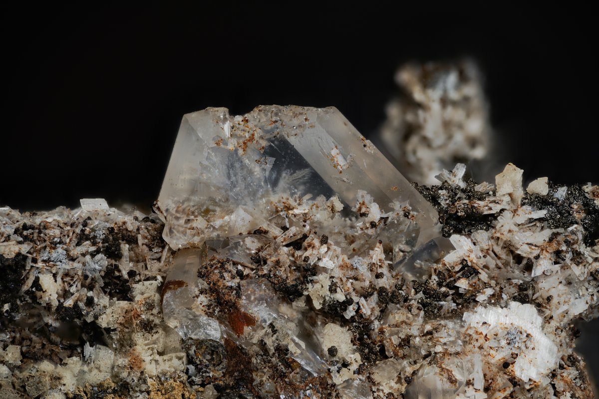 Catapleiite, Albite