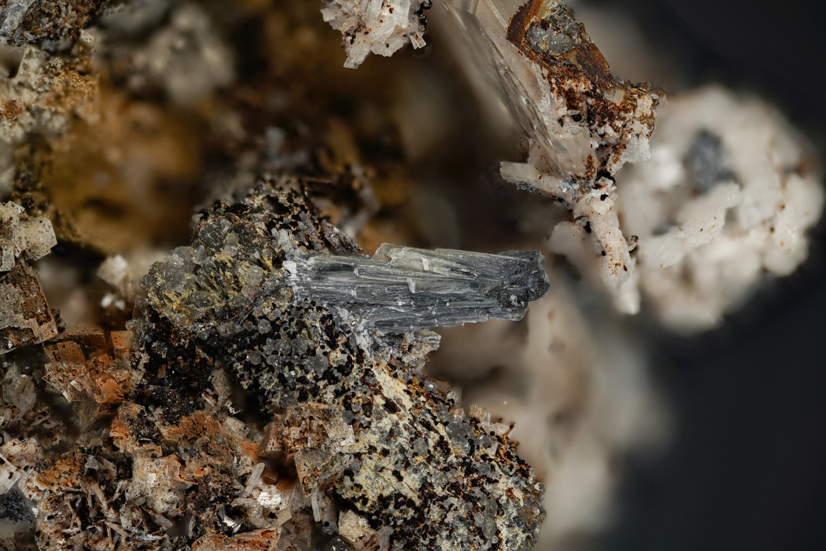 Catapleiite, Albite
