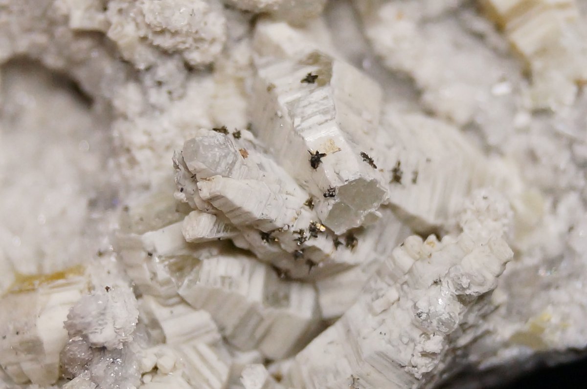 Weloganite, Baryte