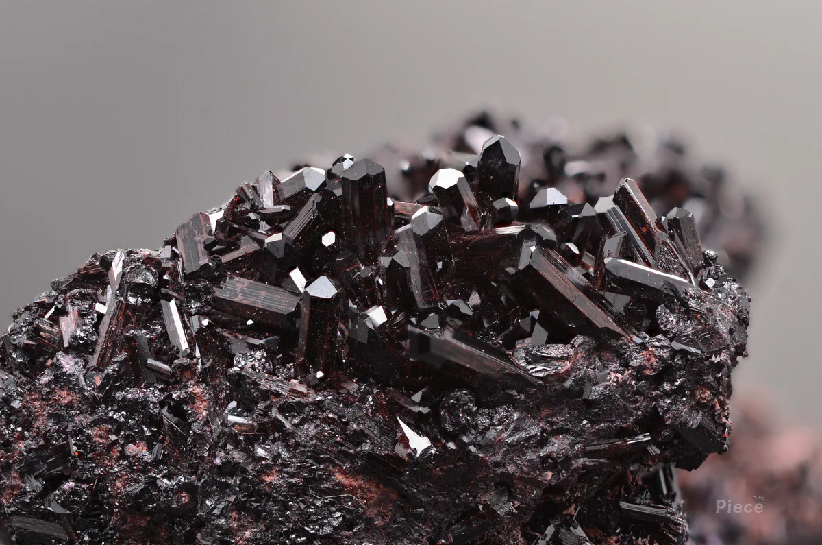 Manganvesuvianite