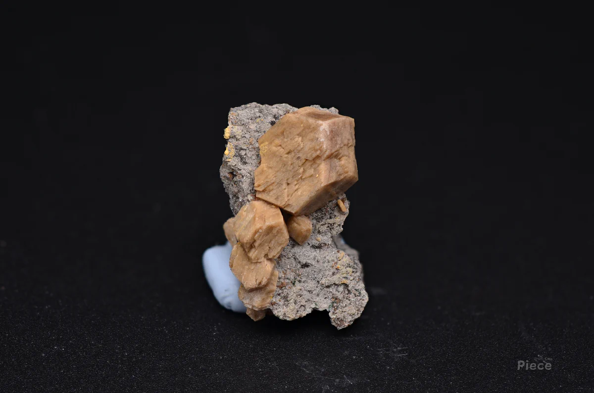 Whiteite-(CaFeMg)