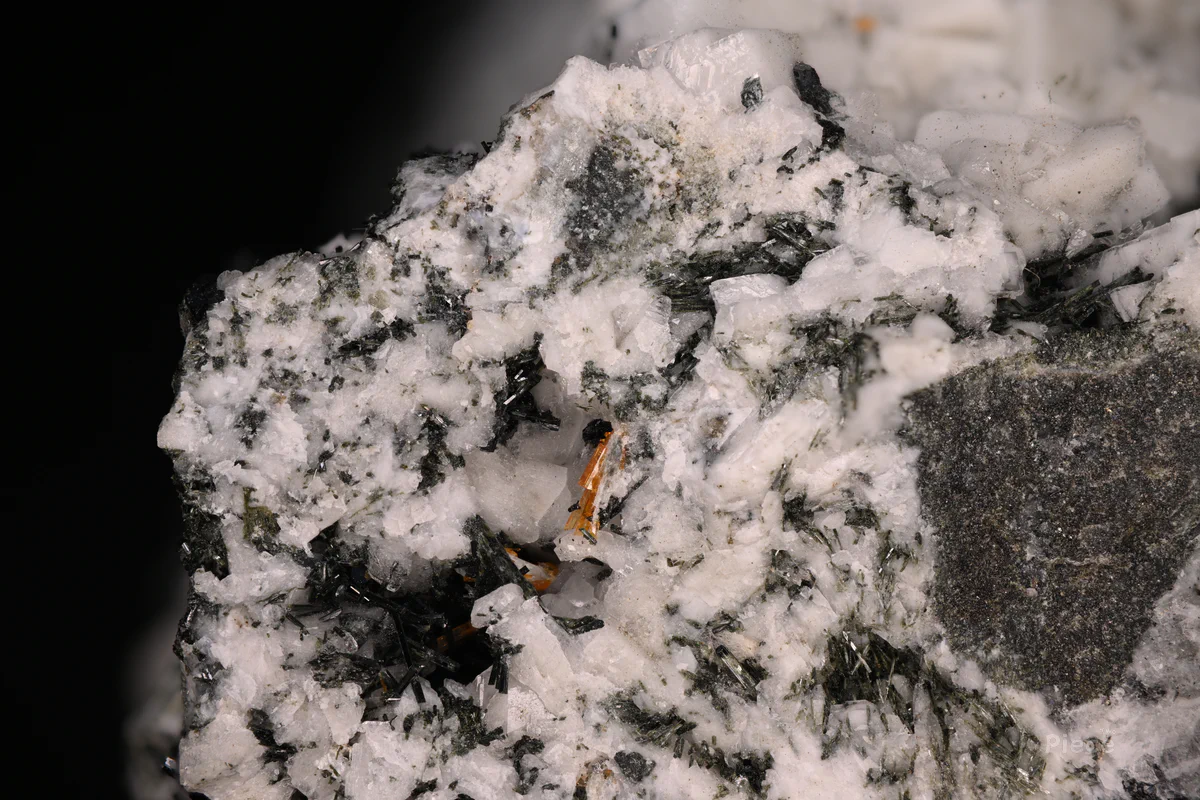 Labuntsovite-Mn, Feldspar Group