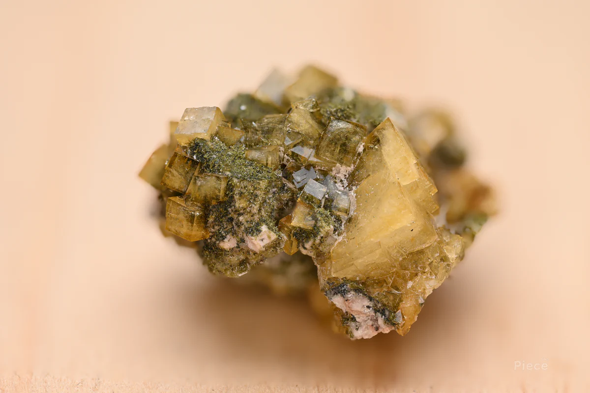 Chabazite-Ca, Epidote