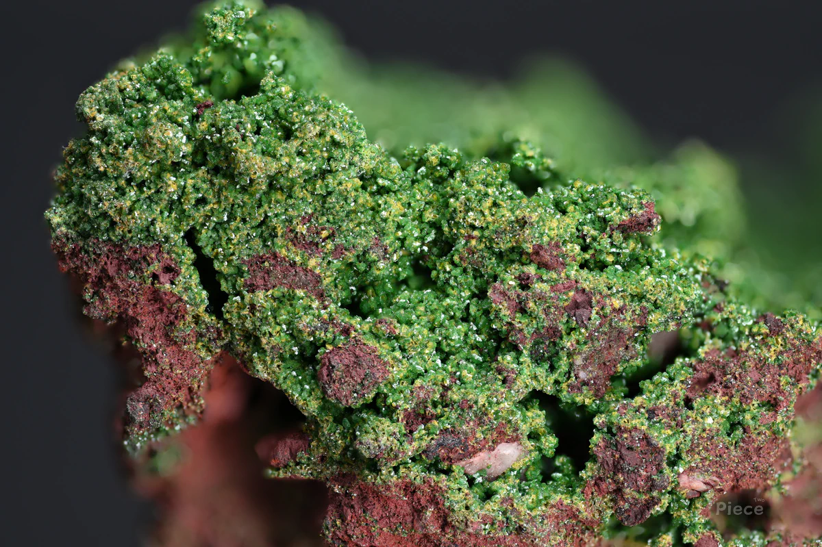 Zincolivenite, Tsumcorite