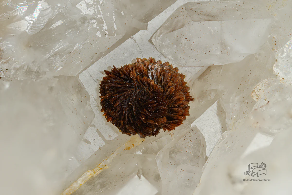 Hubeite, Quartz