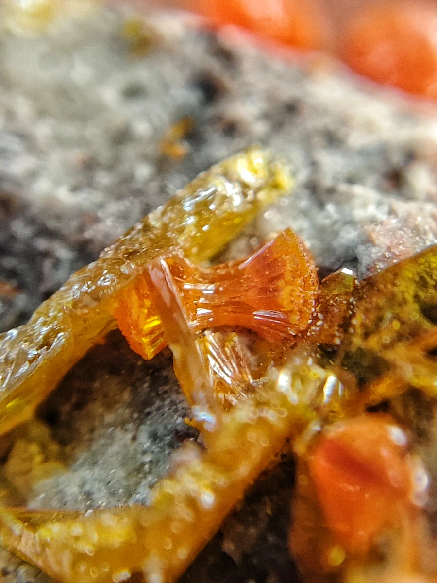 Mimetite, Wulfenite