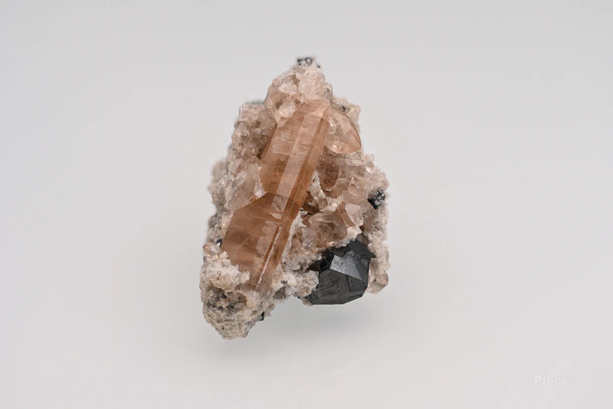 Topaz, Bixbyite-(Mn)