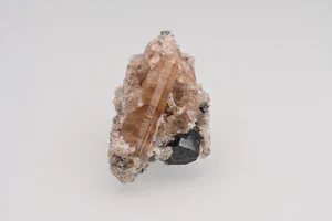 Topaz, Bixbyite-(Mn)