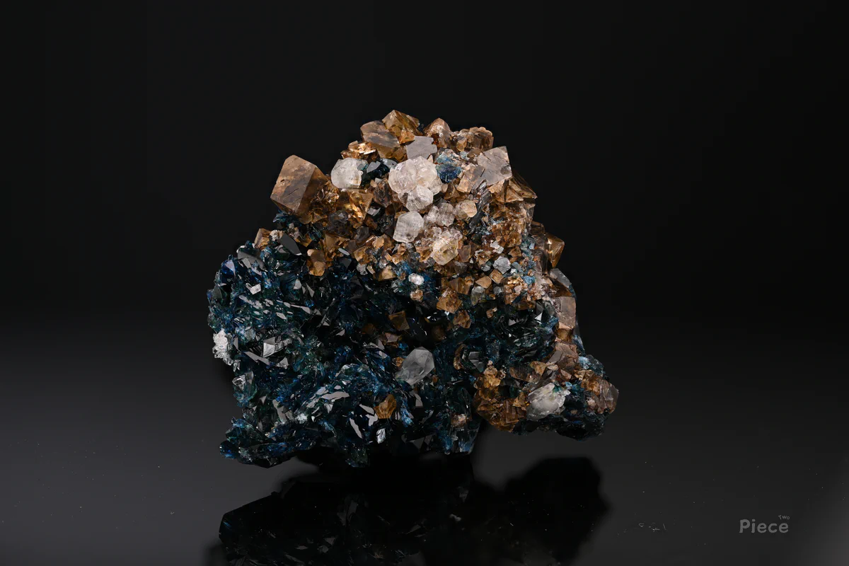 Lazulite, Siderite