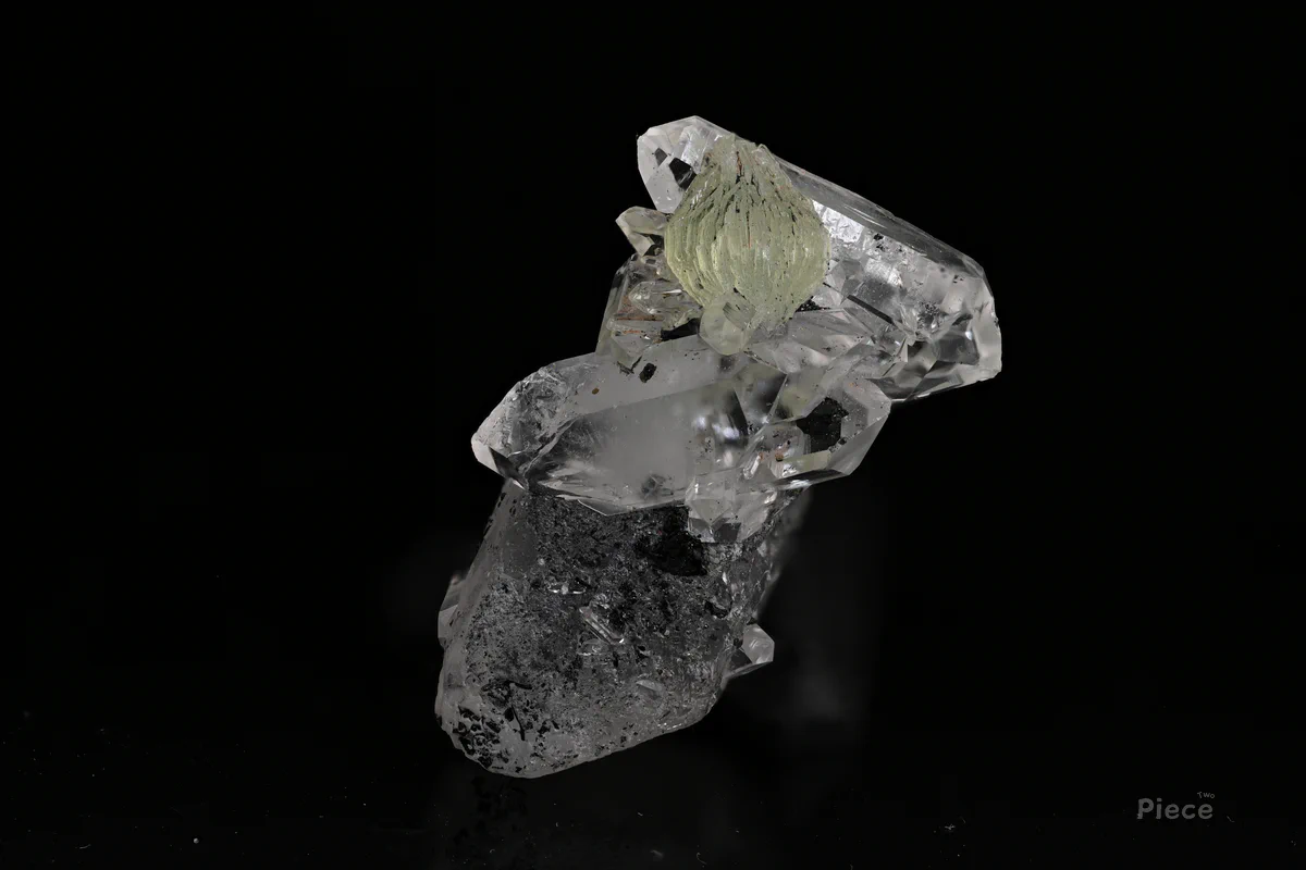 Prehnite, Quartz