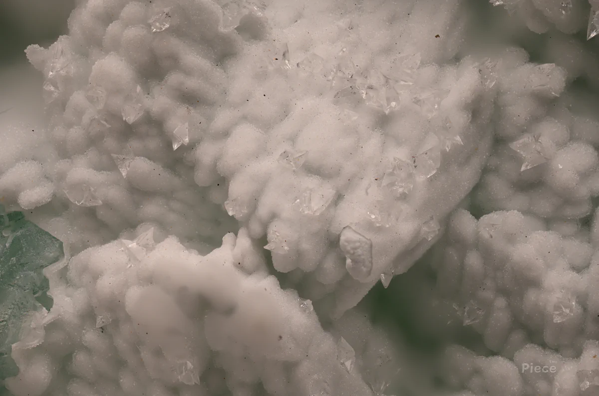 Hydrozincite, Tarbuttite