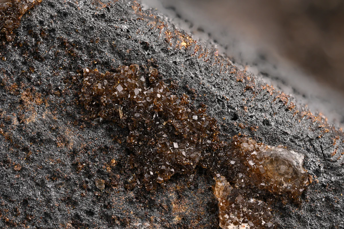 Hubeite, Bornite