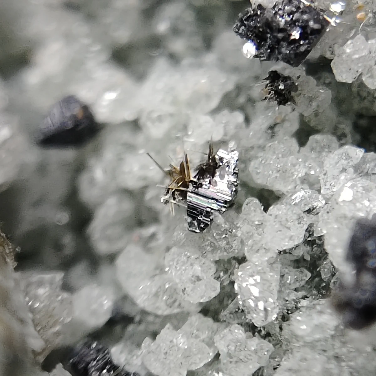 Anatase, Rutile, Quartz